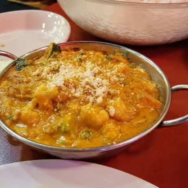Navaratan vegi korma.